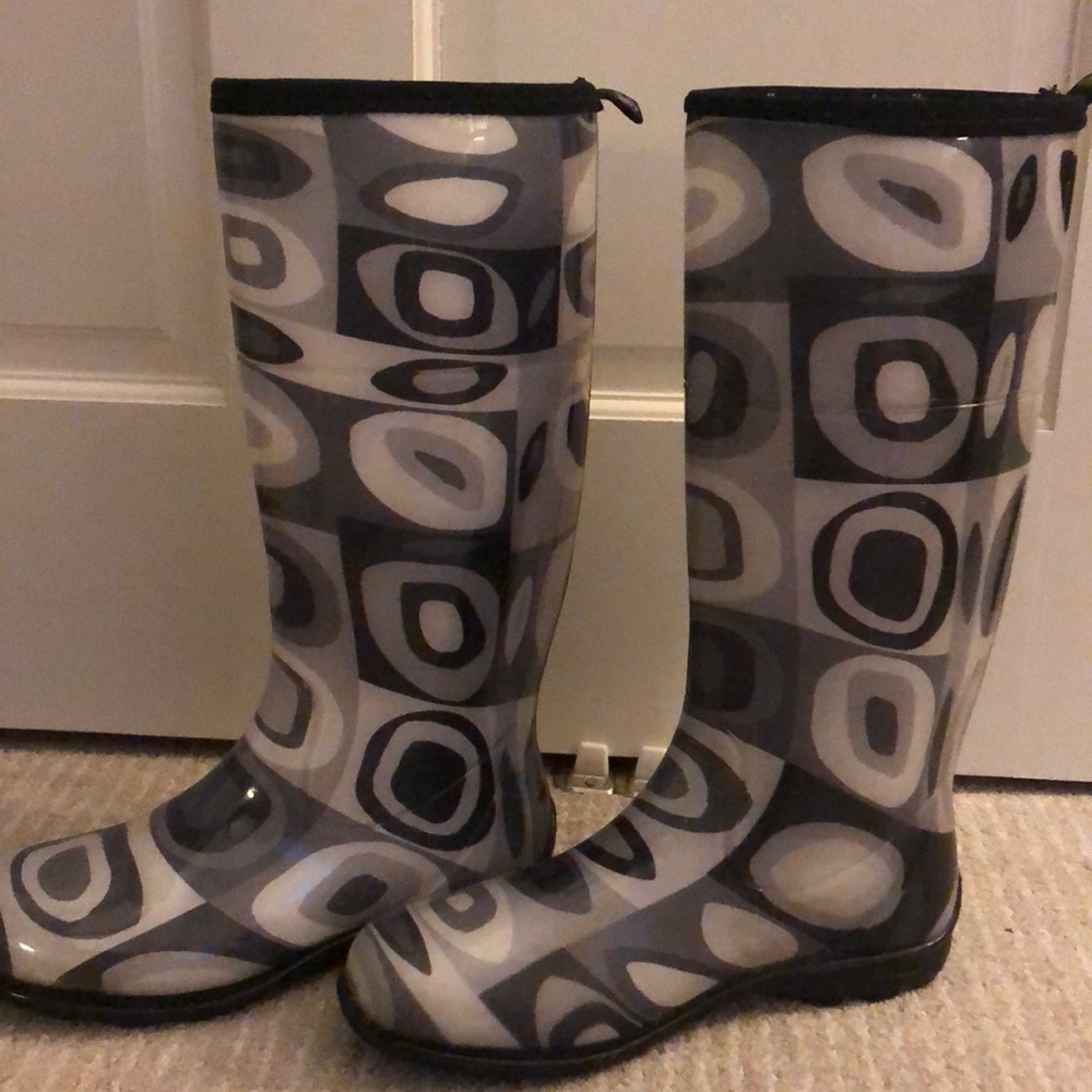 Barely worn cute printed rain boots